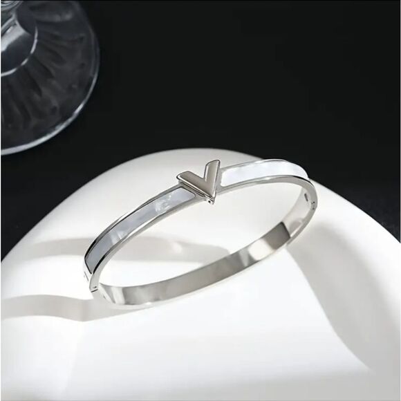 Silver Luxury Letter V Bangle Bracelet - Picture 1 of 3